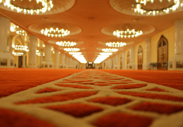 Keuntungan Memasang Karpet Masjid Polos Sebagai Penutup Lantai